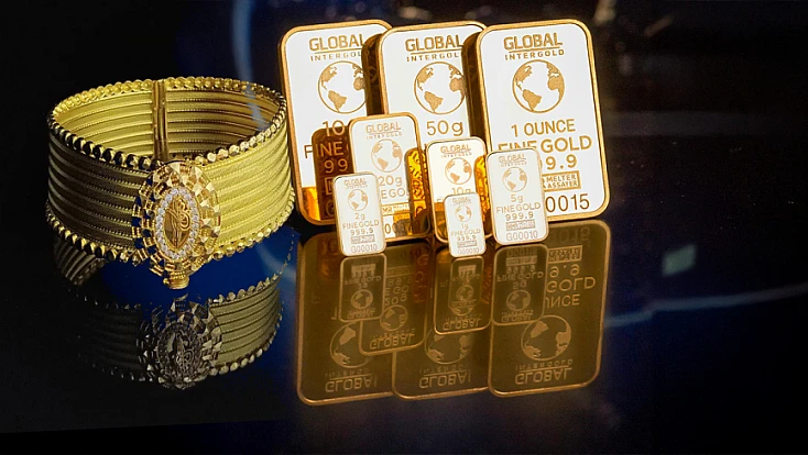 Altın rekorun ardından haftaya düşüşle başladı