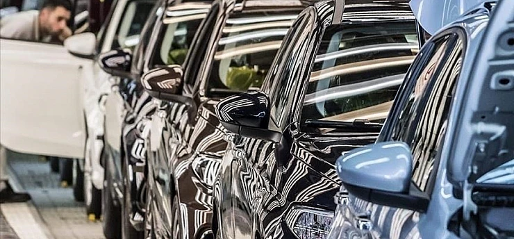 Otomotiv pazarı daraldı, elektrikli araçlar öne çıktı